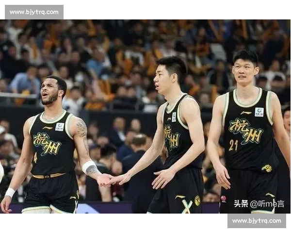 CBA北京与辽宁强强对话争夺关键胜利季后赛格局迎来新变数